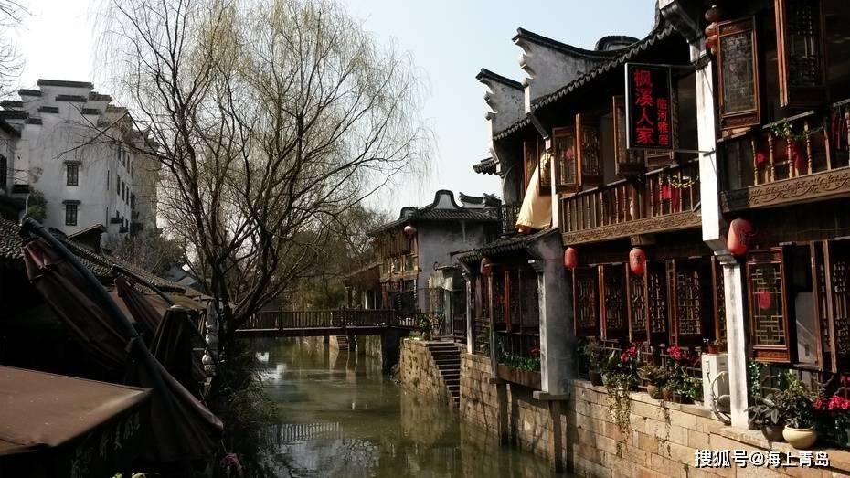 万宁代表团代表围绕旅游新业态和农垦改革聊愿景提建议